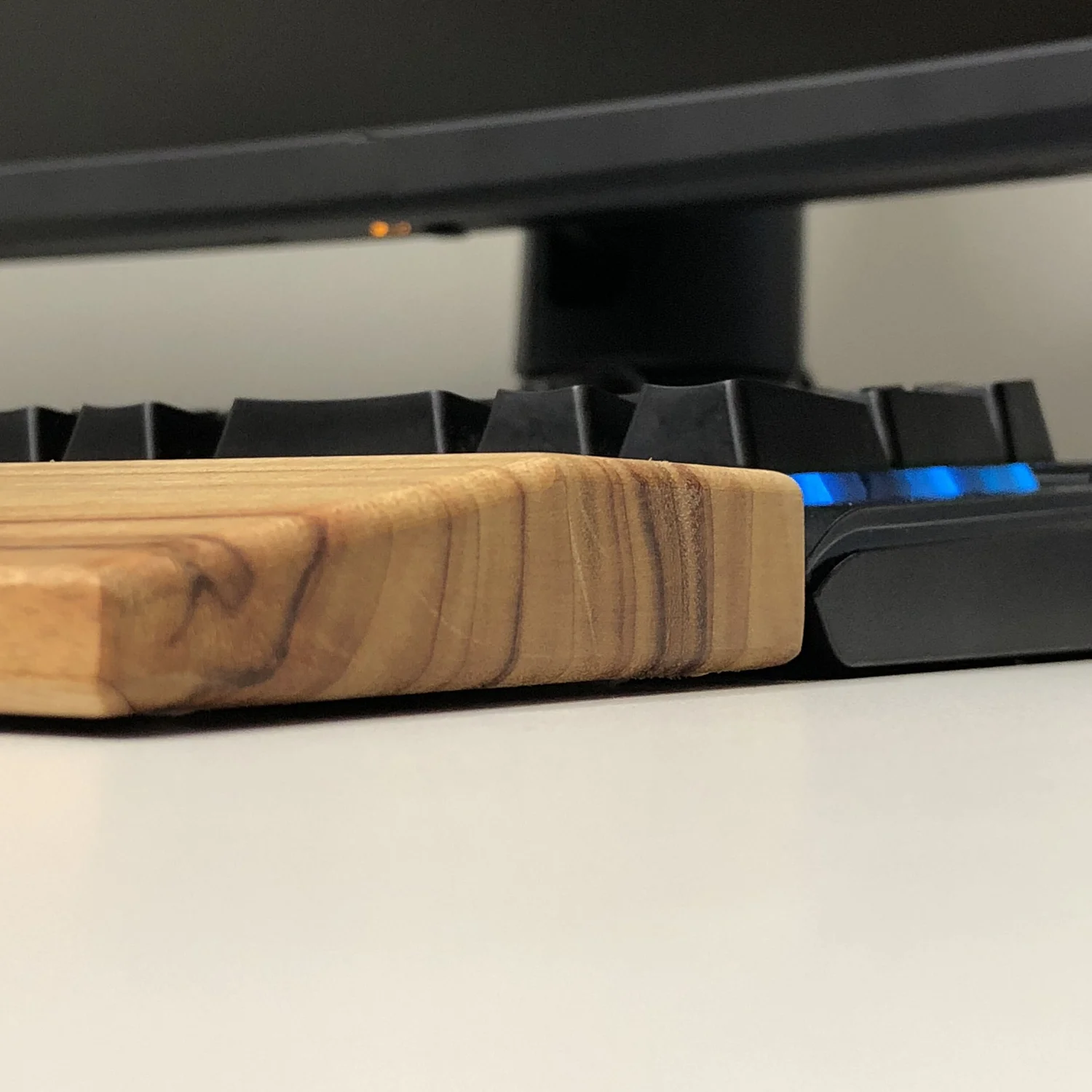 Palm rest view 5