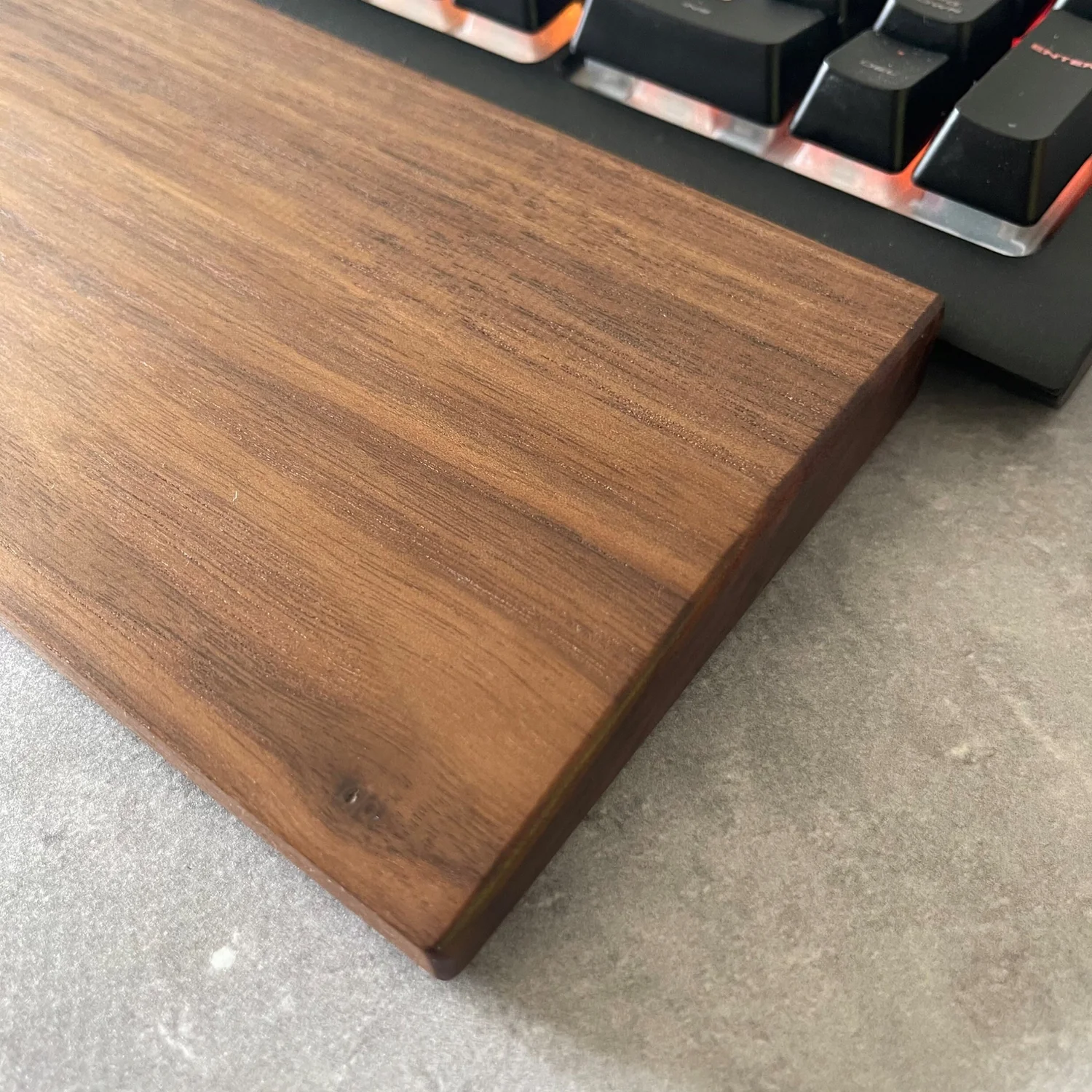 Palm rest — view 7